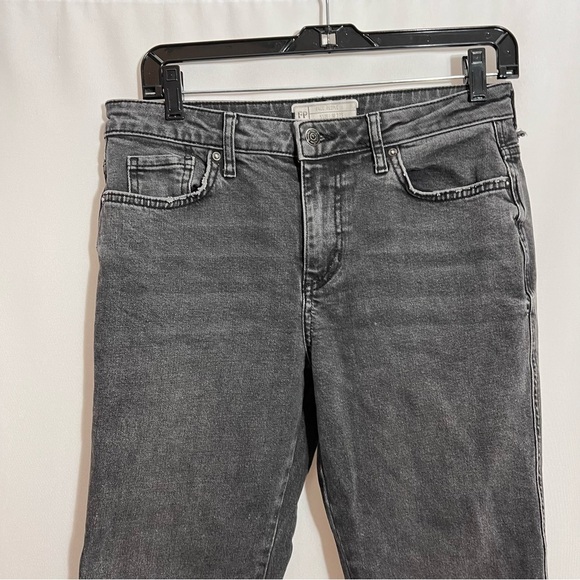 Free People Womens Clean girlfriend Straight leg Jens Size 27S Gray Raw Hem fade - Picture 4 of 14
